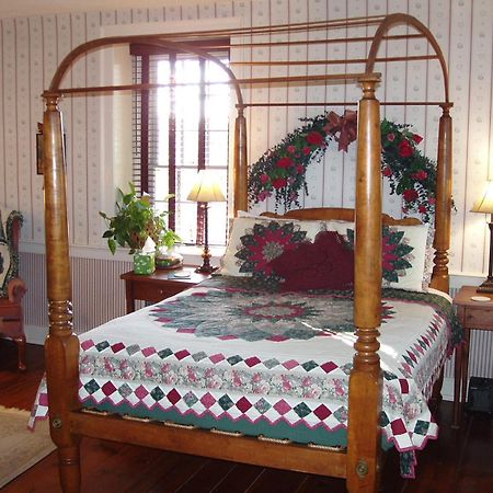 Brownstone Colonial Inn Reinholds Exterior foto