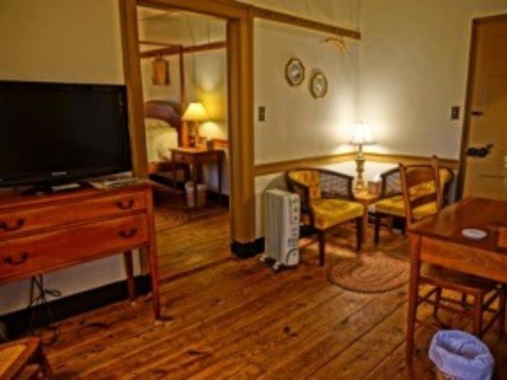 Brownstone Colonial Inn Reinholds Cameră foto