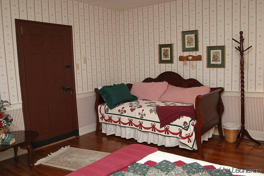Brownstone Colonial Inn Reinholds Cameră foto